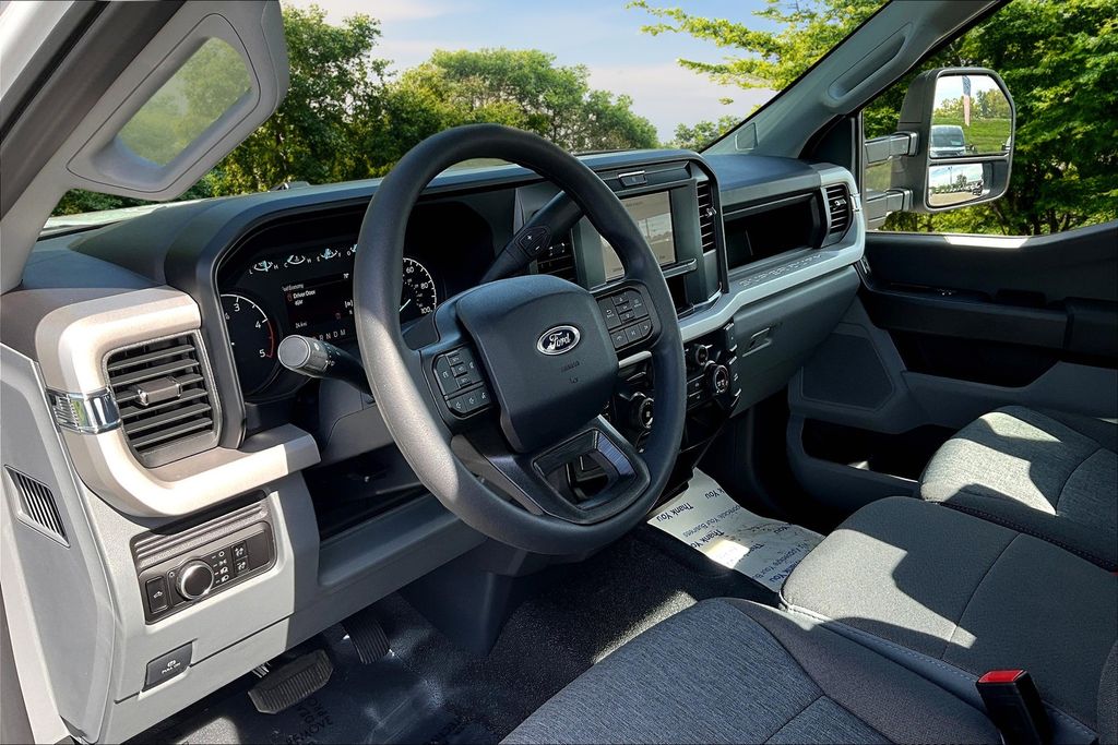 2026 Ford F-250 Super Duty XL - Photo 6