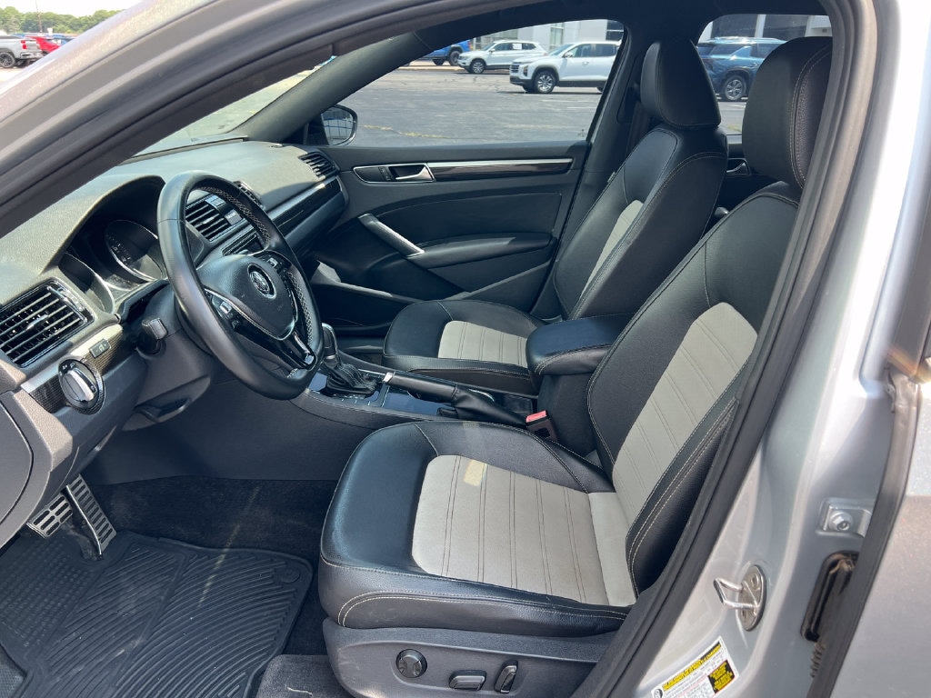 Used 2018 Volkswagen Passat 3.6L V6 GT Sedan