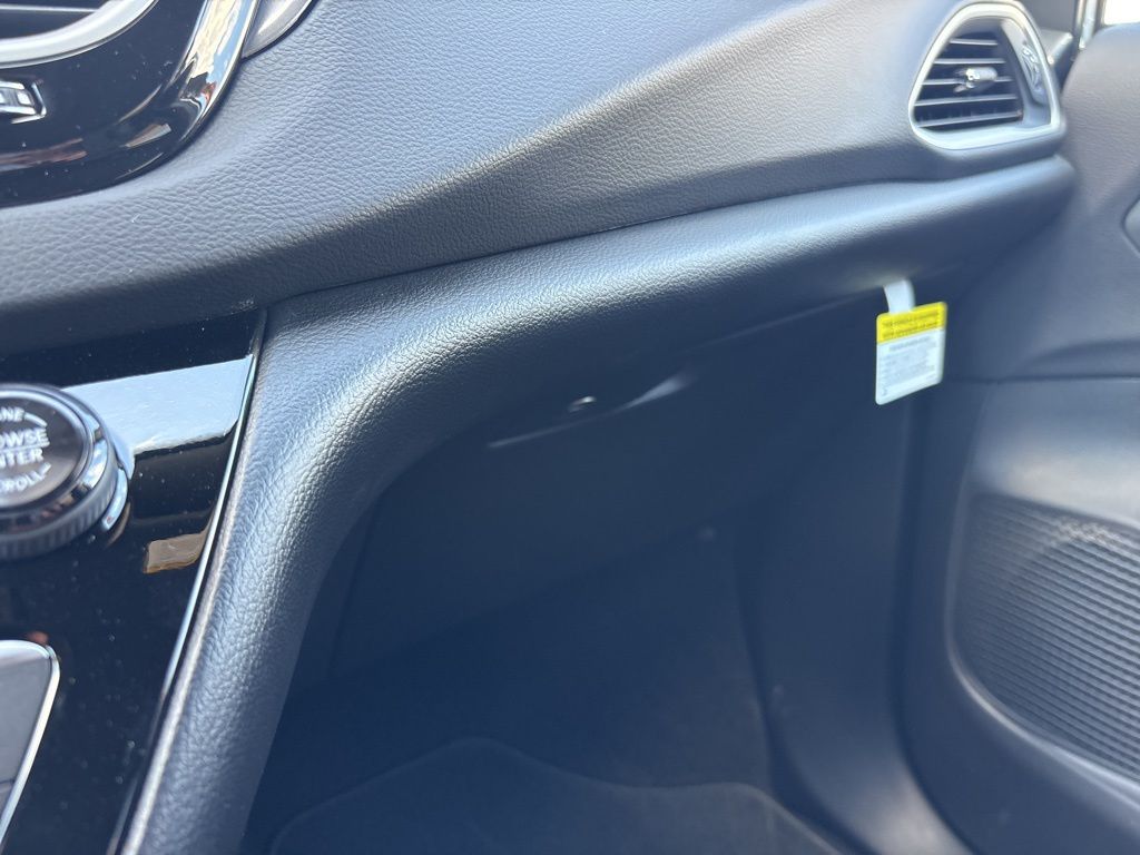 2026 Chrysler Voyager LX - Photo 38