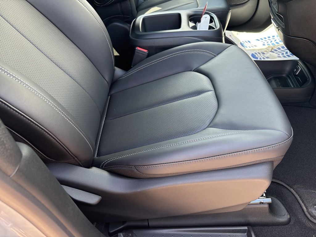 2026 Chrysler Voyager LX - Photo 32