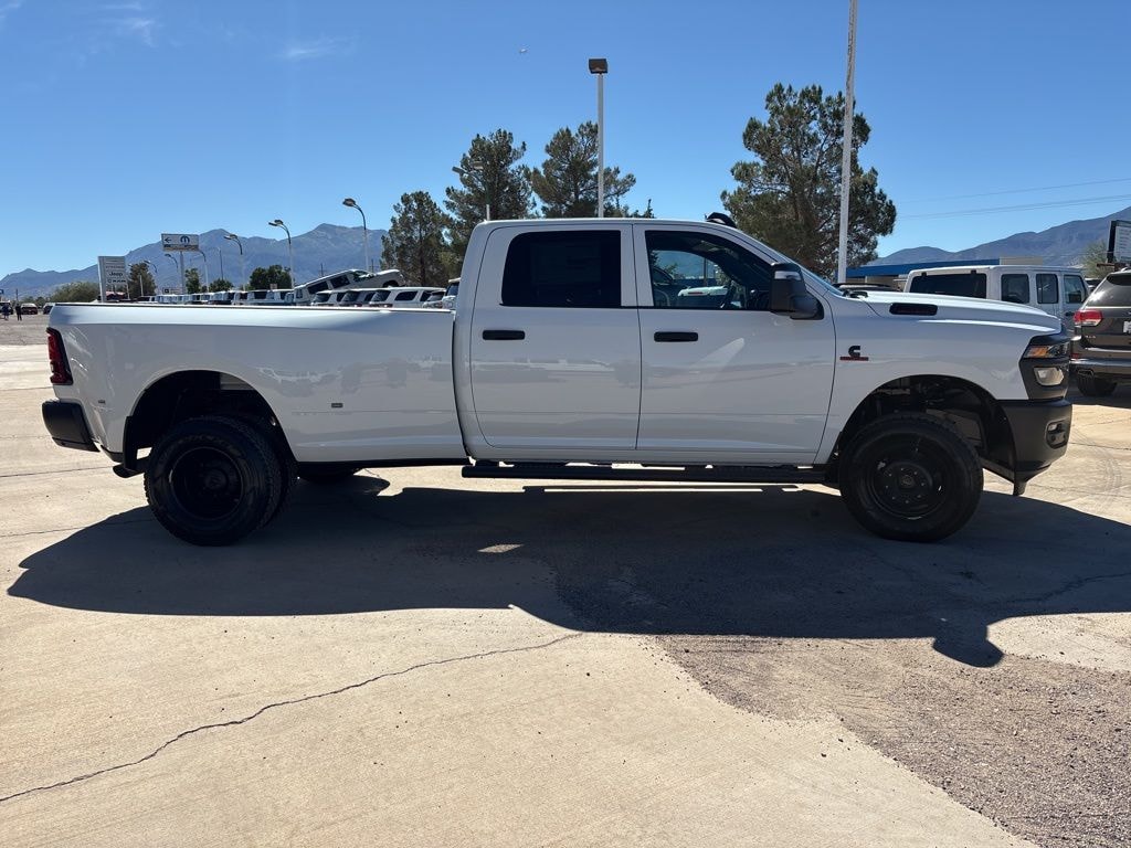 New 2026 Ram 3500 TRADESMAN CREW CAB 4X4 8' BOX Pickup