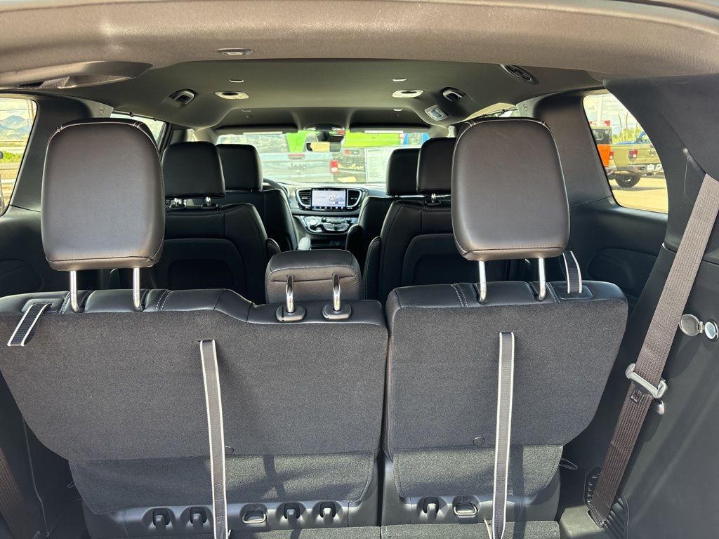 2026 Chrysler Voyager LX - Photo 21