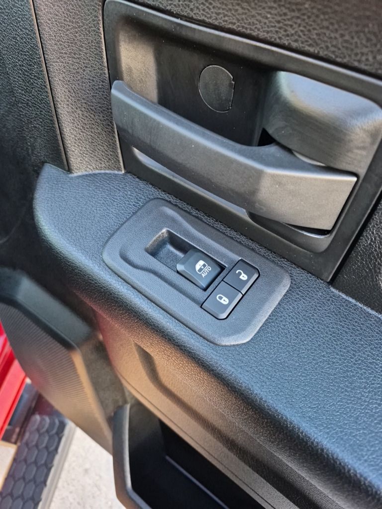 2026 RAM 2500 Tradesman - Photo 18