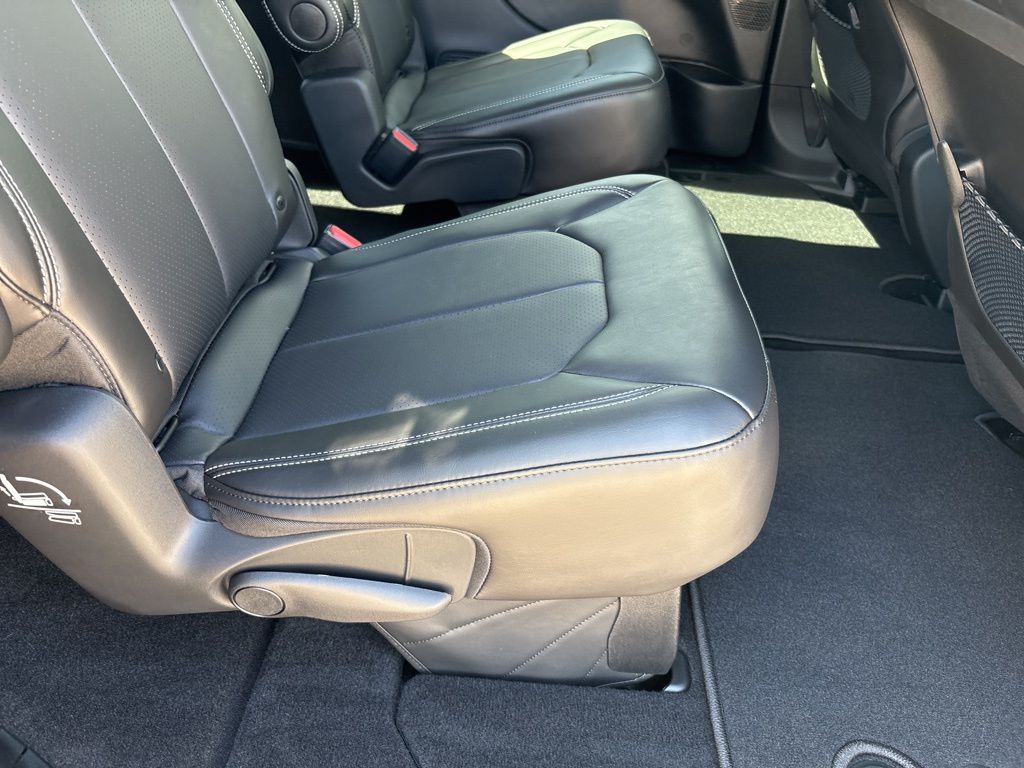2026 Chrysler Voyager LX - Photo 28