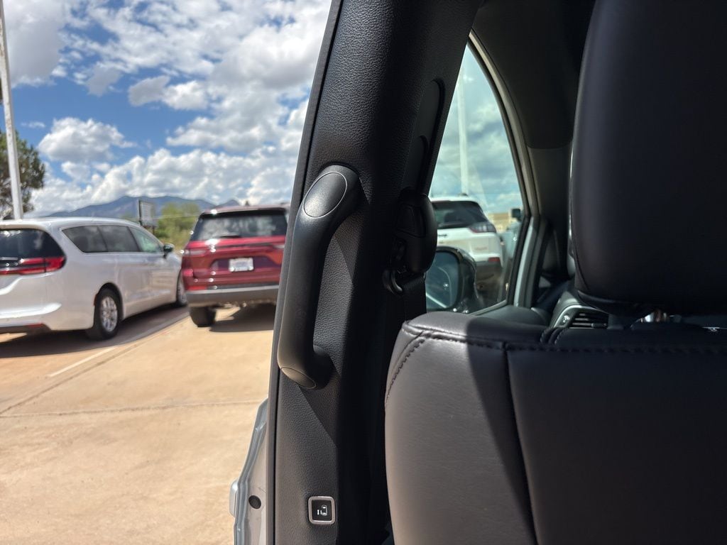 2026 Chrysler Voyager LX - Photo 47