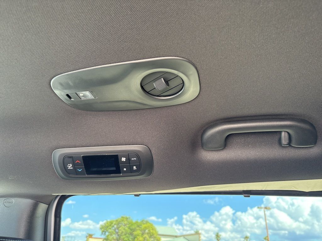 2026 Chrysler Voyager LX - Photo 45