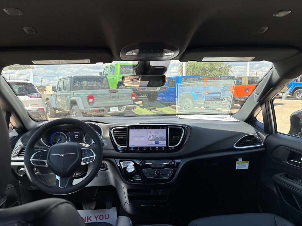 2026 Chrysler Voyager LX - Photo 44