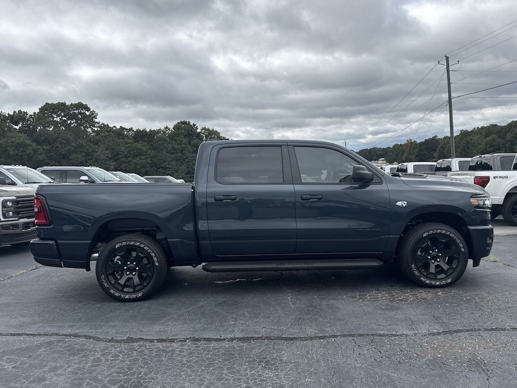 New 2026 Ram 1500 EXPRESS CREW CAB 4X4 5'7 BOX Pickup