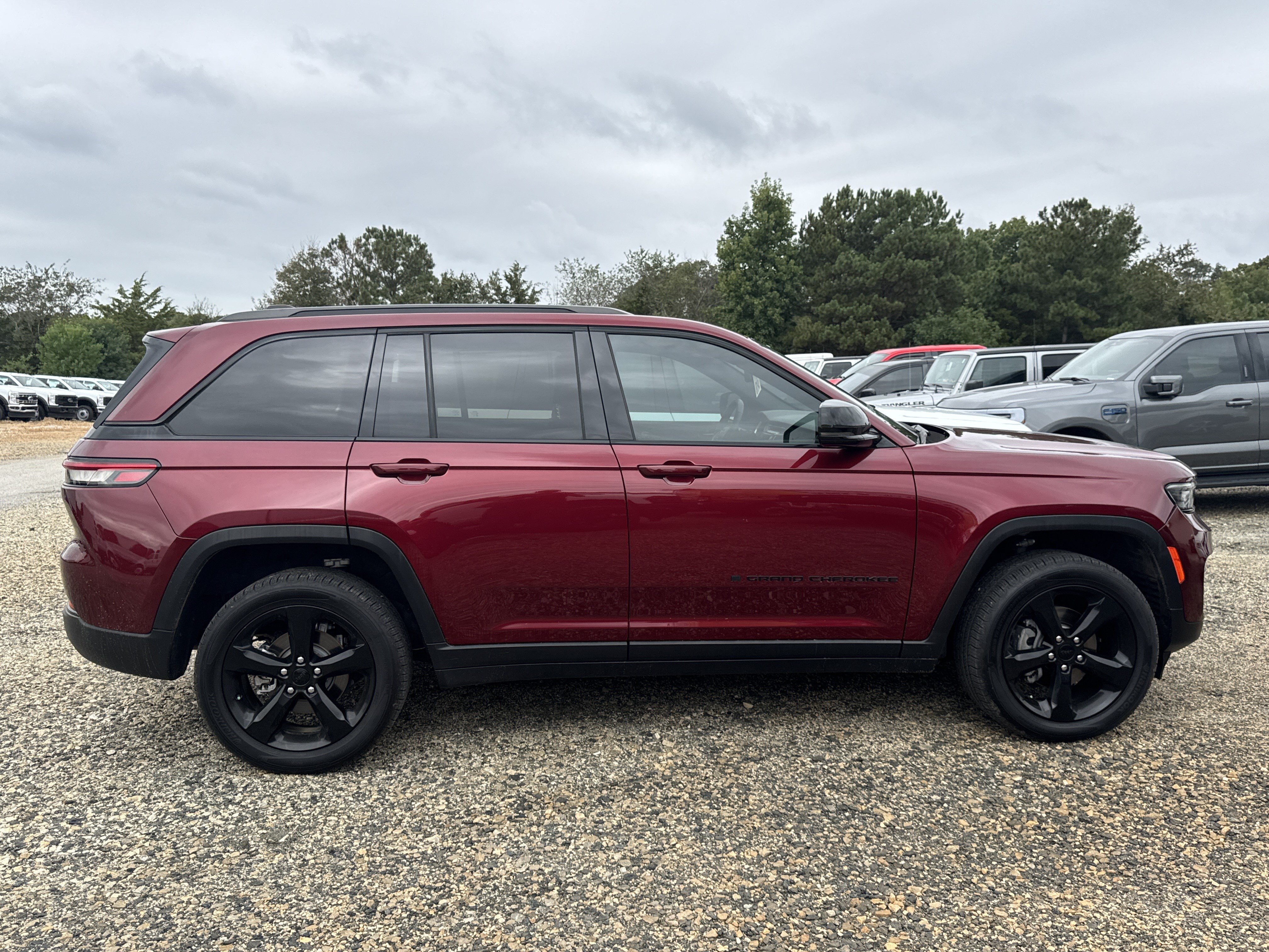 Used 2023 Jeep Grand Cherokee Altitude Altitude 4x4