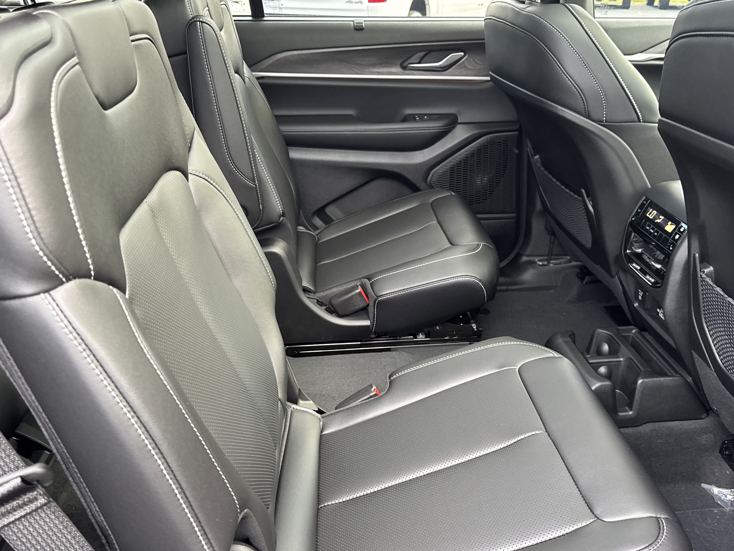 2025 Jeep Grand Cherokee L Limited - Photo 17