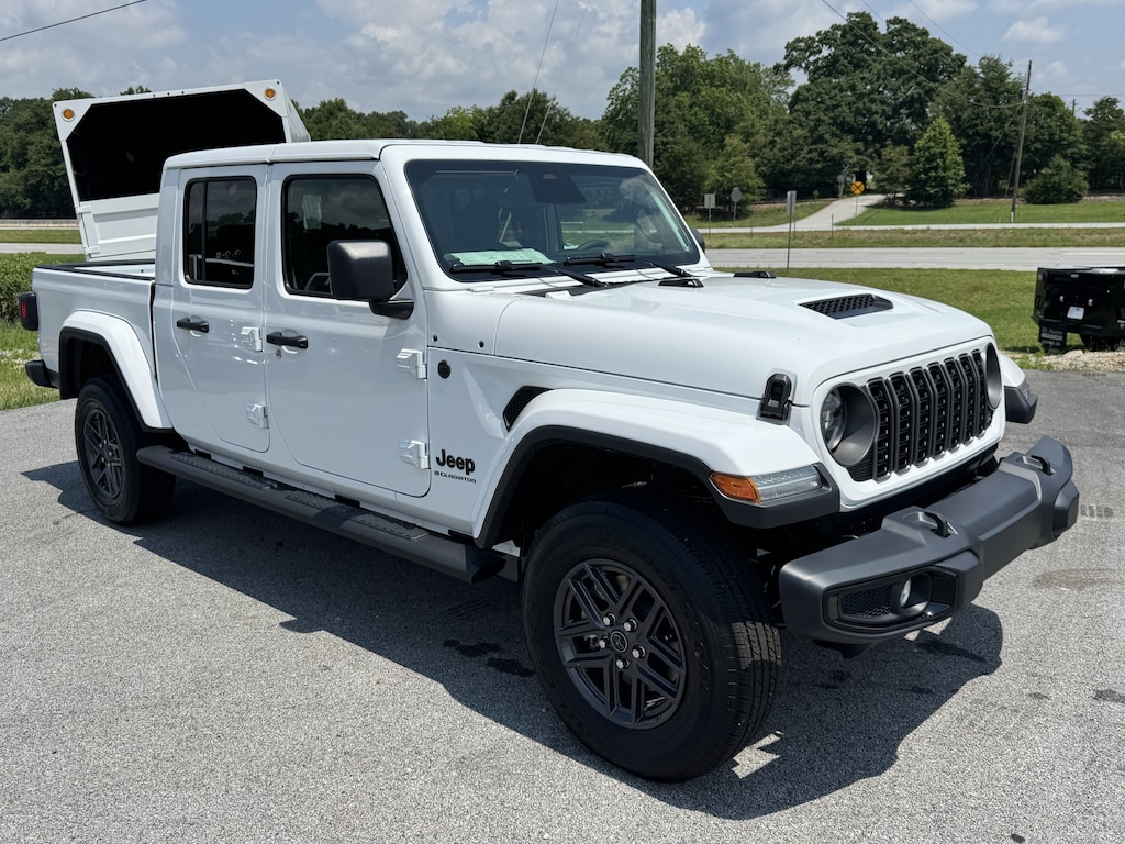 New 2026 Jeep Gladiator SPORT S 4X4 Pickup