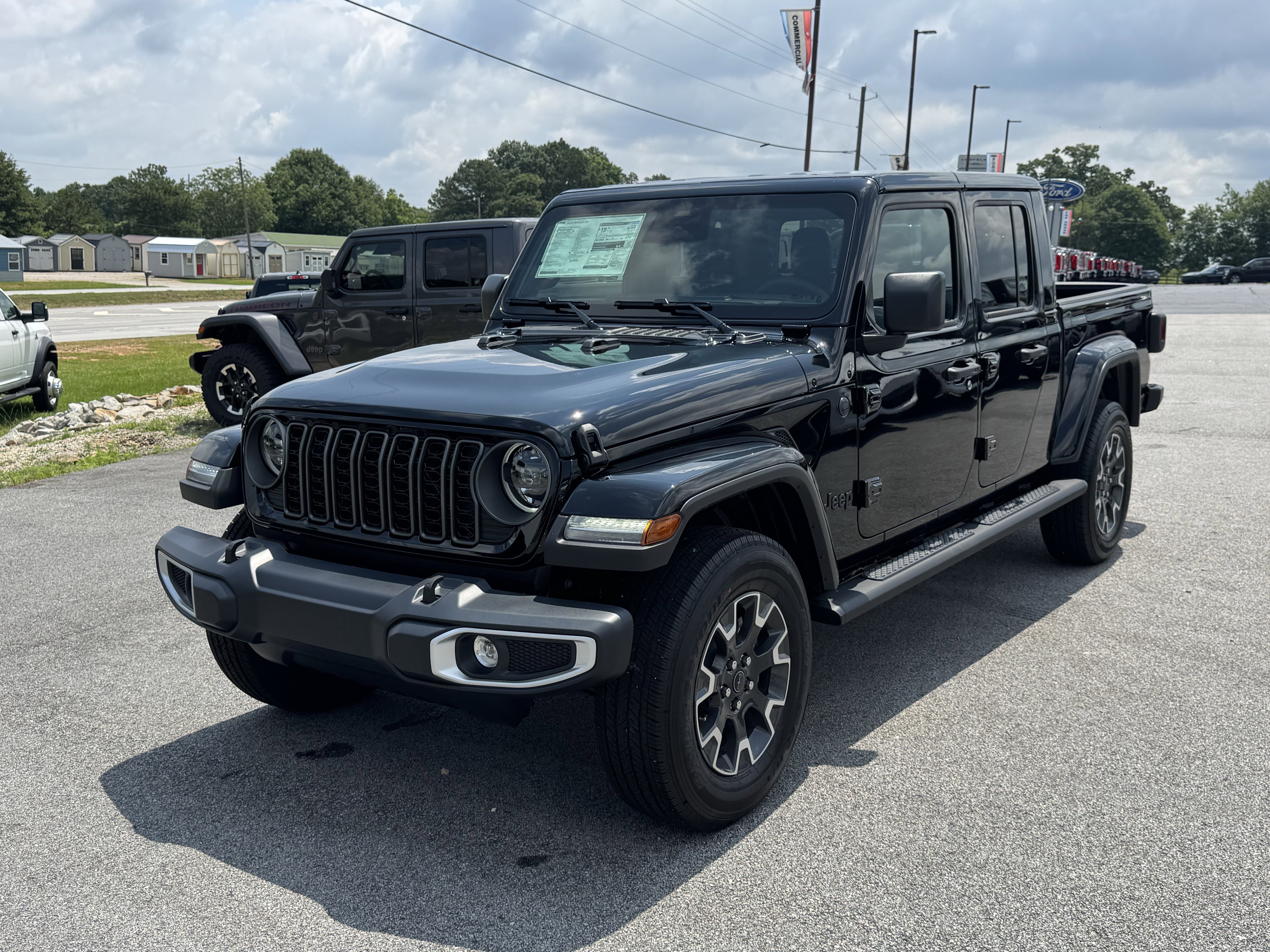 New 2026 Jeep Gladiator SAHARA 4X4 Pickup