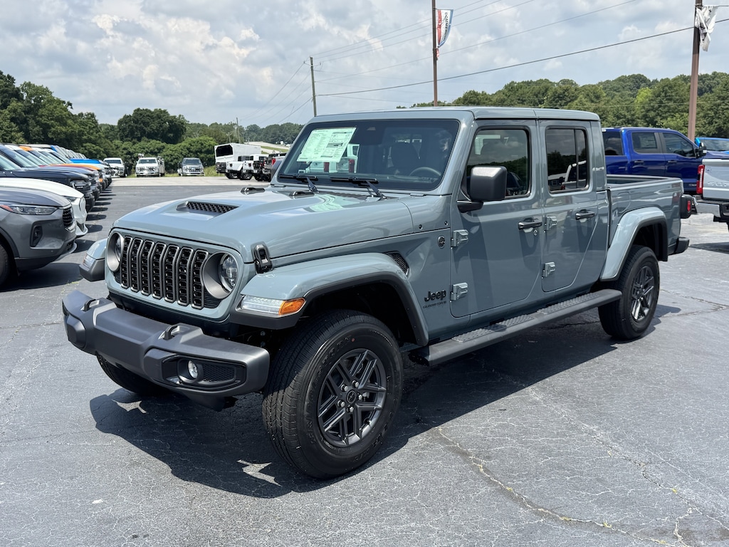 New 2026 Jeep Gladiator SPORT S 4X4 Pickup