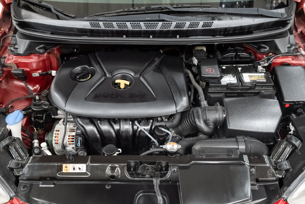 Used 2014 Hyundai Elantra SE Sedan
