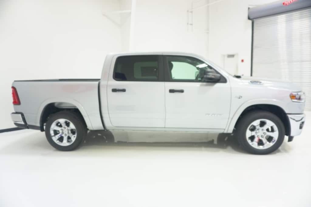 New 2026 Ram 1500 LONE STAR CREW CAB 4X2 5'7 BOX Pickup