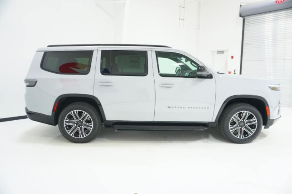 New 2026 Jeep Grand Wagoneer 4X2 Sport Utility