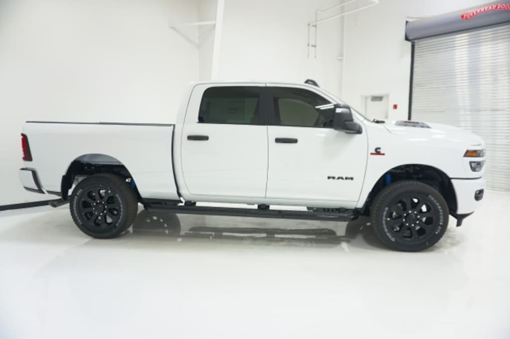 New 2027 Ram 2500 LONE STAR CREW CAB 4X4 6'4 BOX Pickup