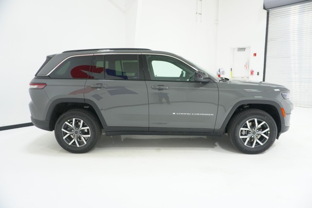 New 2027 Jeep Grand Cherokee LAREDO X 4X2 Sport Utility