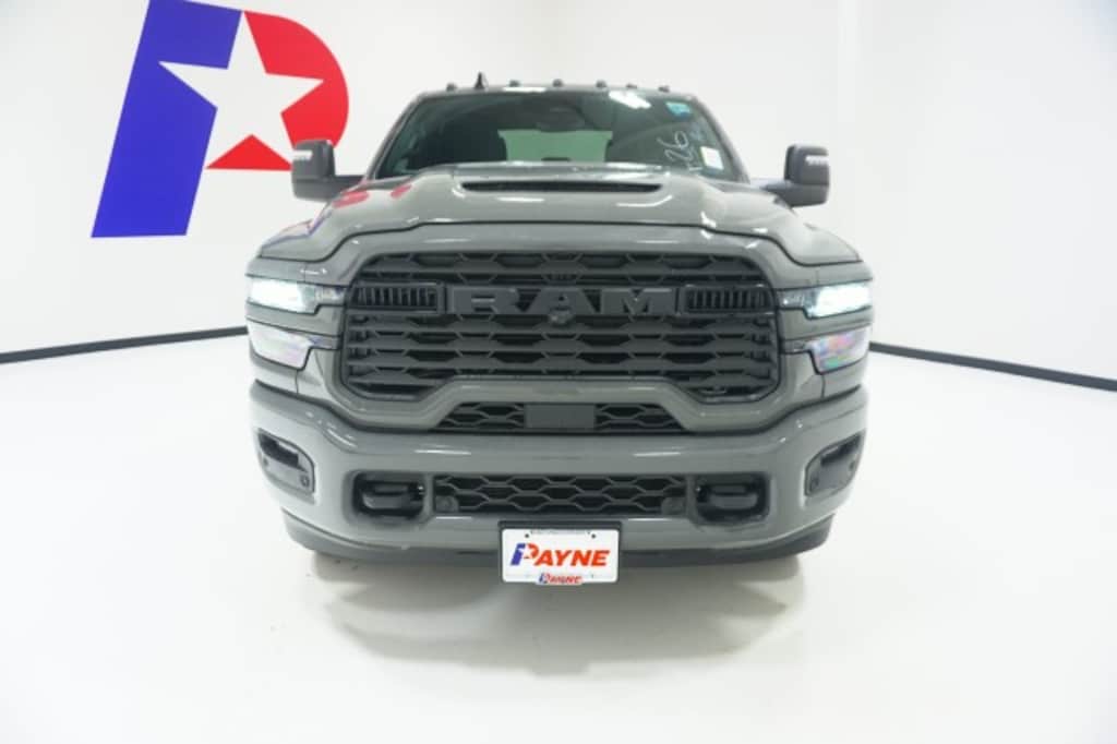 New 2027 Ram 3500 LONE STAR CREW CAB 4X4 8' BOX Pickup