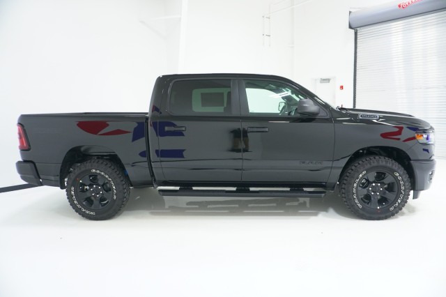 New 2027 Ram 1500 WARLOCK CREW CAB 4X4 5'7 BOX Pickup