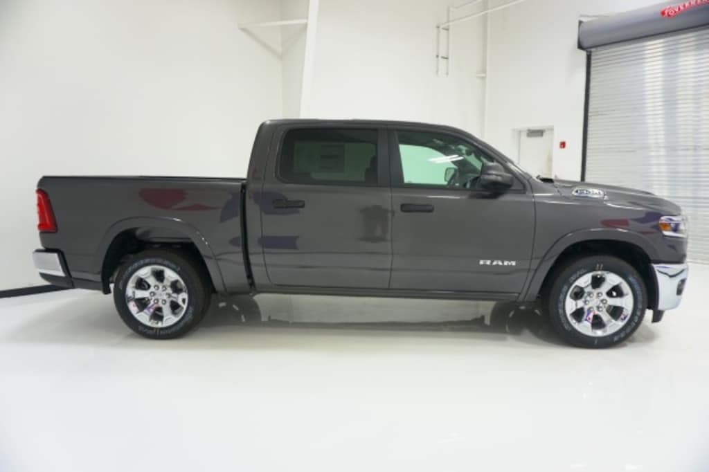 New 2026 Ram 1500 LONE STAR CREW CAB 4X2 5'7 BOX Pickup