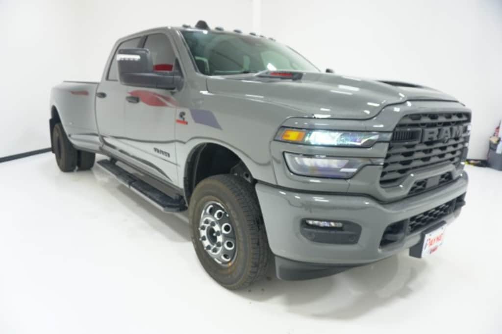 New 2027 Ram 3500 LONE STAR CREW CAB 4X4 8' BOX Pickup