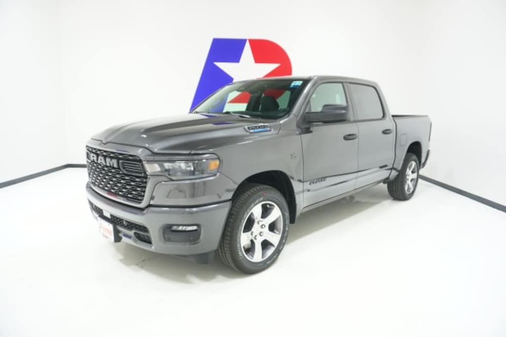 New 2027 Ram 1500 EXPRESS CREW CAB 4X2 5'7 BOX Pickup