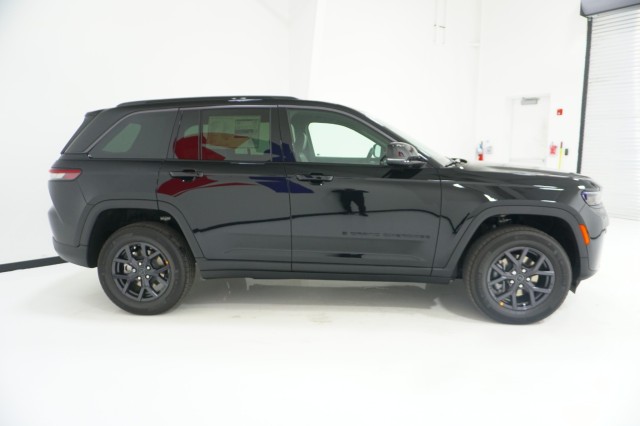 New 2027 Jeep Grand Cherokee LAREDO ALTITUDE 4X2 Sport Utility