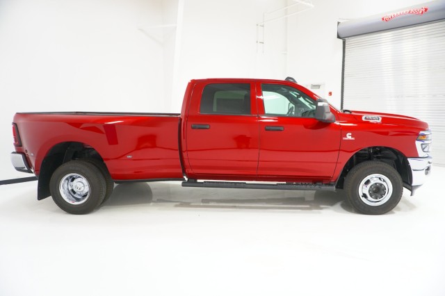New 2027 Ram 3500 TRADESMAN CREW CAB 4X4 8' BOX Pickup