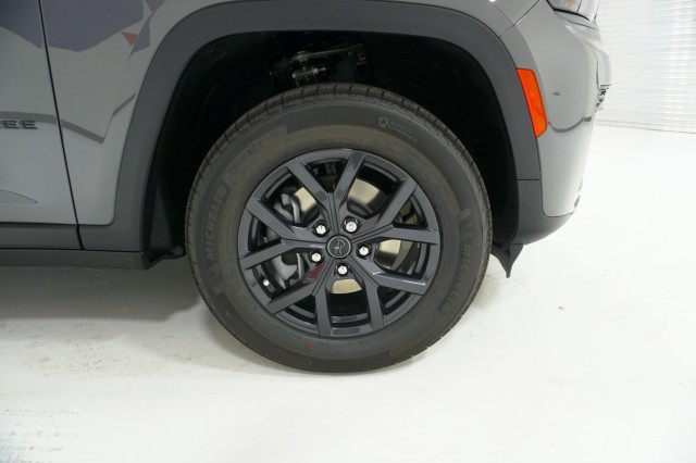 New 2027 Jeep Grand Cherokee LAREDO ALTITUDE 4X2 Sport Utility