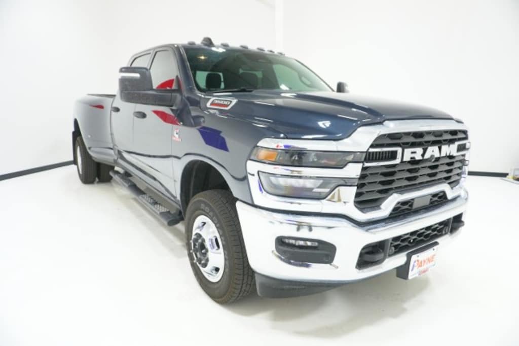 New 2027 Ram 3500 TRADESMAN CREW CAB 4X4 8' BOX Pickup