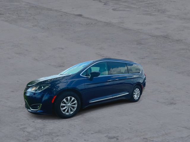 Used 2017 Chrysler Pacifica Touring L Minivan/Van