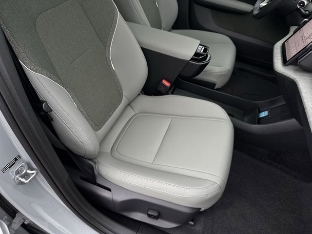 2026 Volvo EX30 Ultra - Photo 28