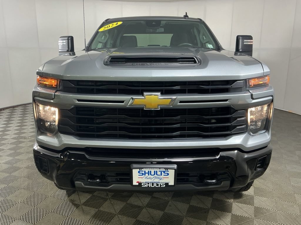Used 2024 Chevrolet Silverado 2500 HD Custom Truck