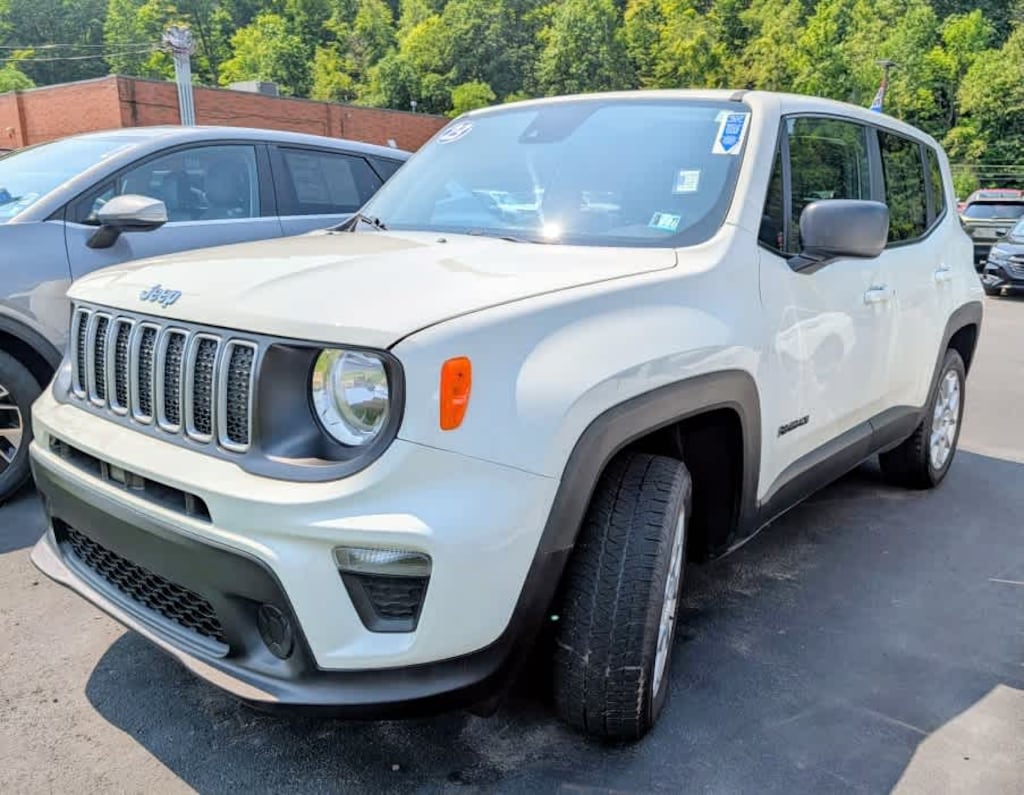 Used 2023 Jeep Renegade Latitude SUV