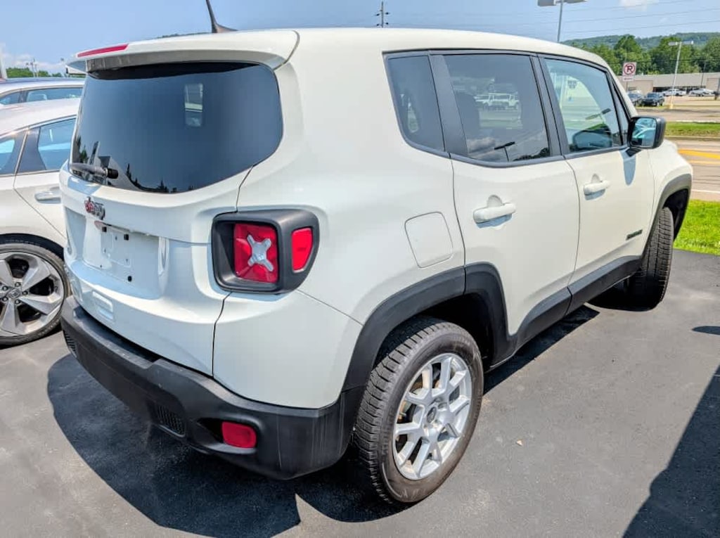 Used 2023 Jeep Renegade Latitude SUV