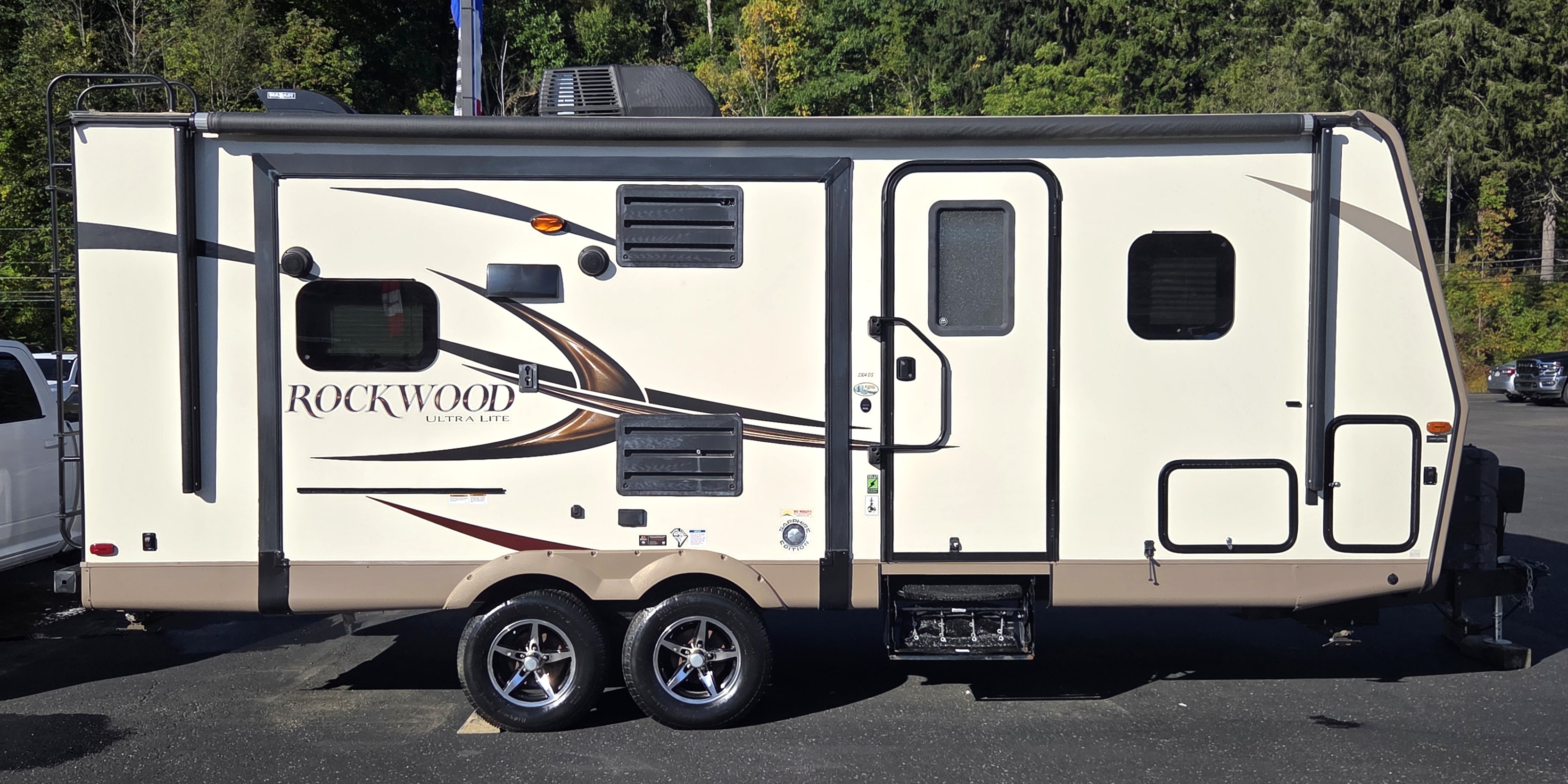 2016 Rockwood Ultra Lite 20'