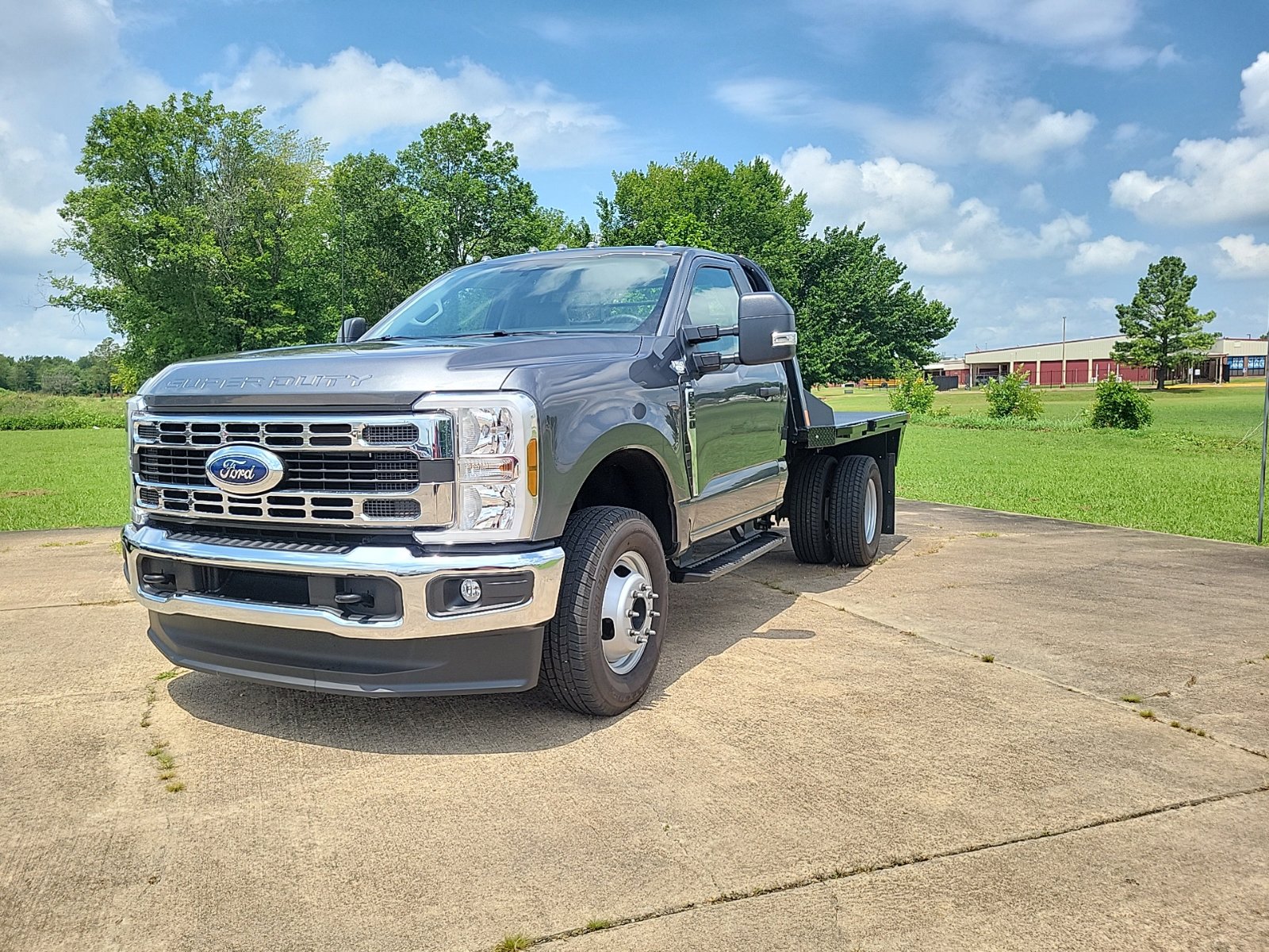 2026 Ford F-350 Super Duty Chassis Cab XL