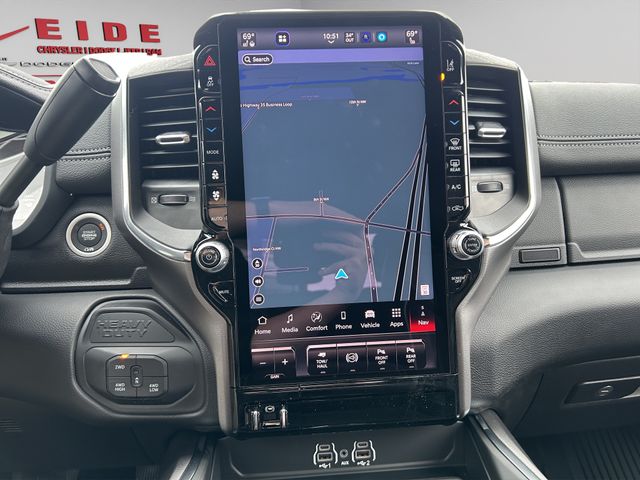 2026 RAM 3500 Laramie - Photo 17