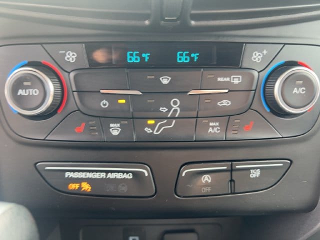Used 2017 Ford Escape SE with VIN 1FMCU9G95HUA39466 for sale in Pine City, Minnesota