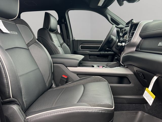 2026 RAM 3500 Laramie - Photo 32