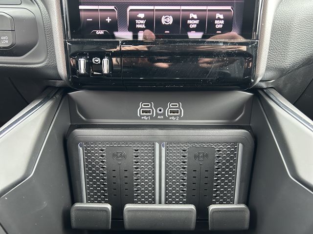 2026 RAM 3500 Laramie - Photo 15