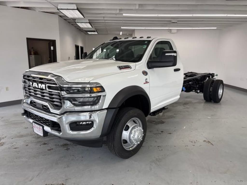New 2026 Ram 5500 Chassis Cab TRADESMAN REGULAR 4X4 108' CA Pickup