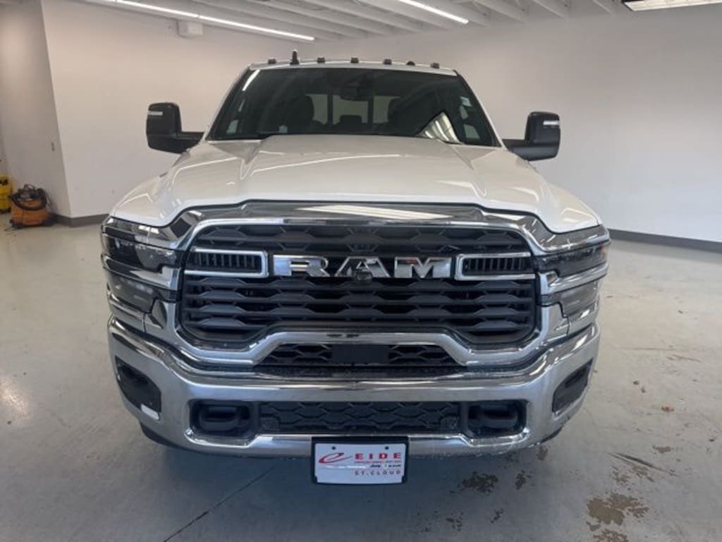 New 2026 Ram 2500 TRADESMAN CREW CAB 4X4 6'4 BOX Pickup