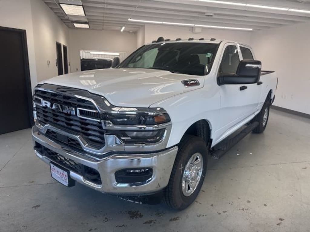 New 2026 Ram 2500 TRADESMAN CREW CAB 4X4 6'4 BOX Pickup