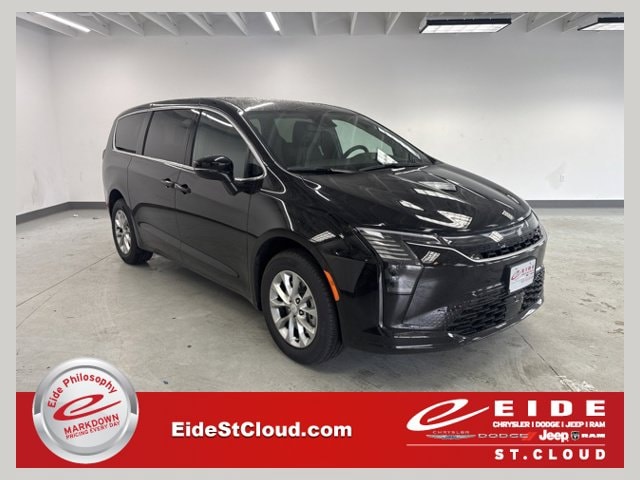 2027 Chrysler Pacifica Select