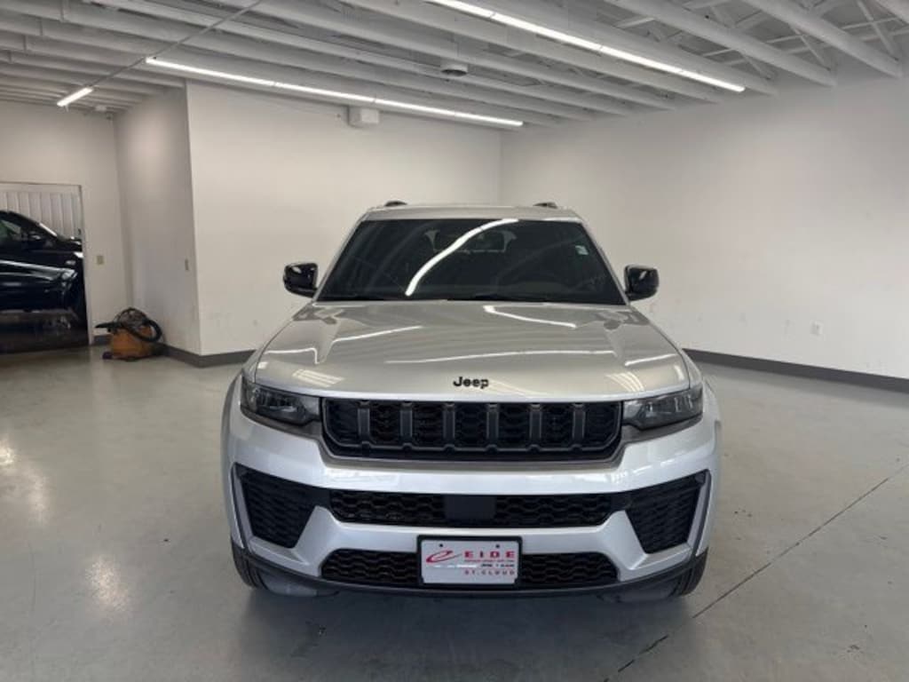 New 2026 Jeep Grand Cherokee L LAREDO ALTITUDE 4X4 Sport Utility