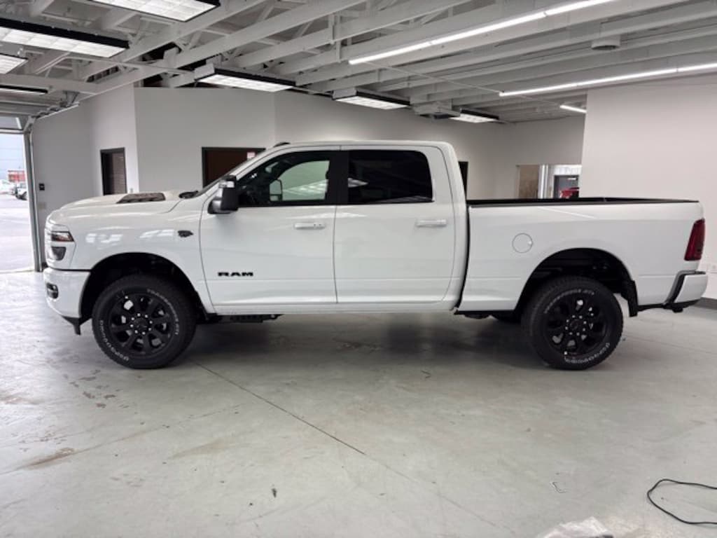 New 2027 Ram 2500 LARAMIE CREW CAB 4X4 6'4 BOX Pickup