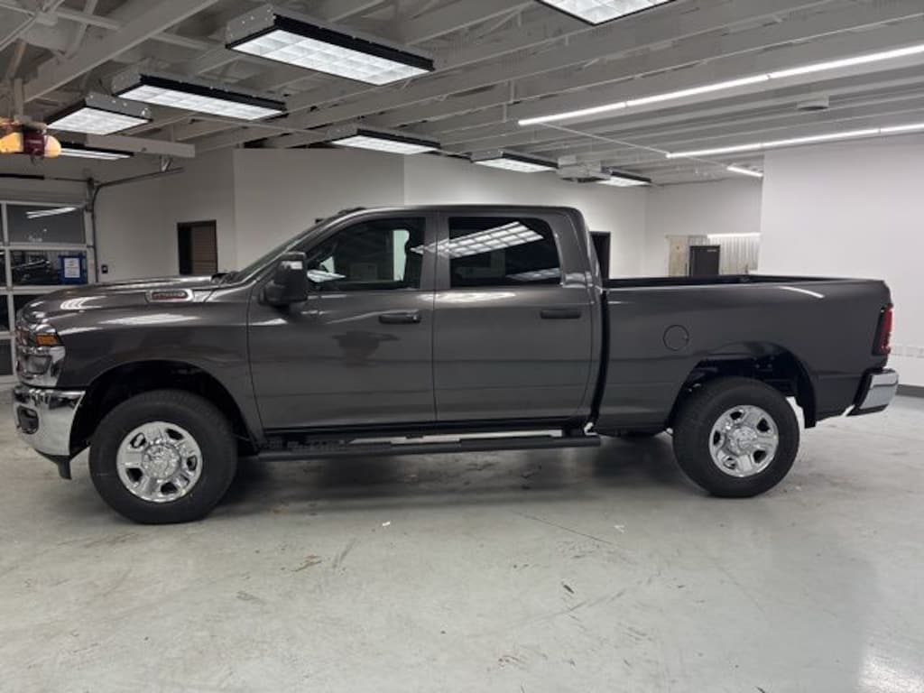 New 2026 Ram 2500 TRADESMAN CREW CAB 4X4 6'4 BOX Pickup