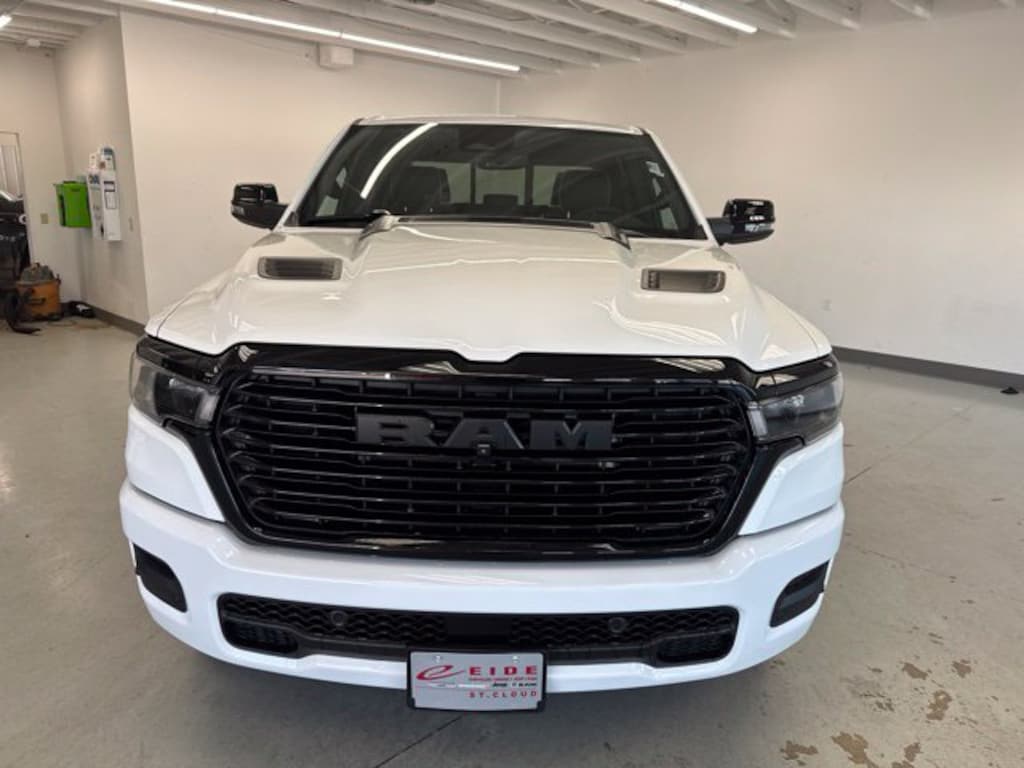 New 2027 Ram 1500 LARAMIE CREW CAB 4X4 5'7 BOX Pickup
